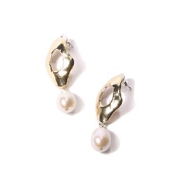 ODETTE REN WITH PEARL BRASS EARRINGS