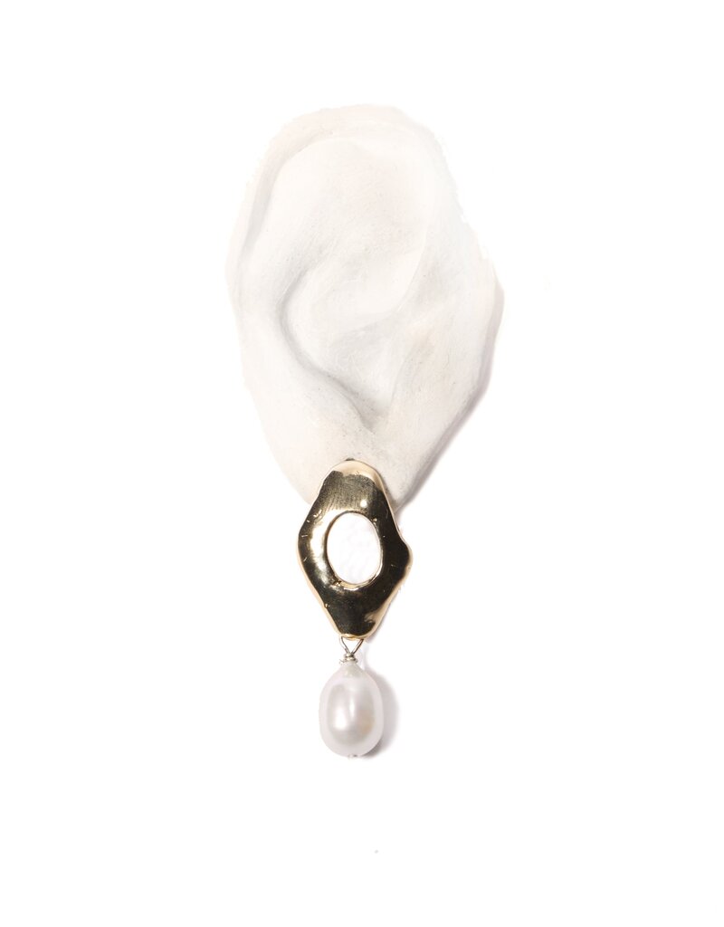ODETTE REN WITH PEARL BRASS EARRINGS