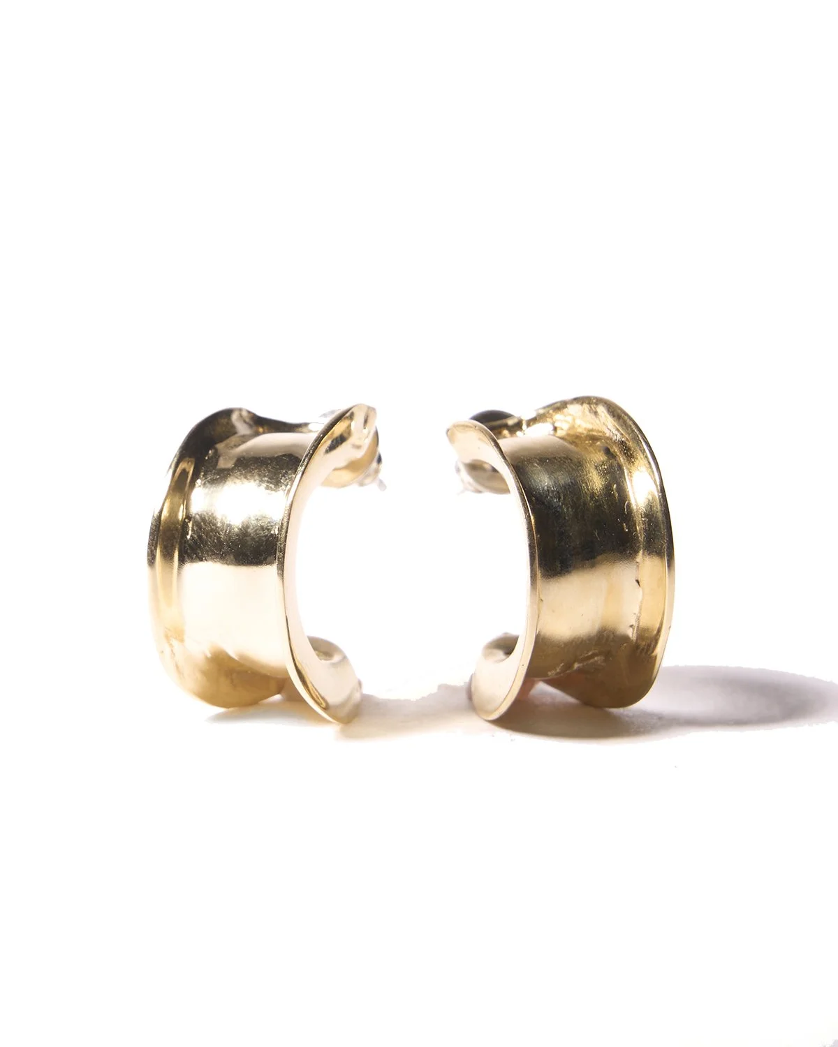 ODETTE ARC HOOPS IN RECYCLED BRASS
