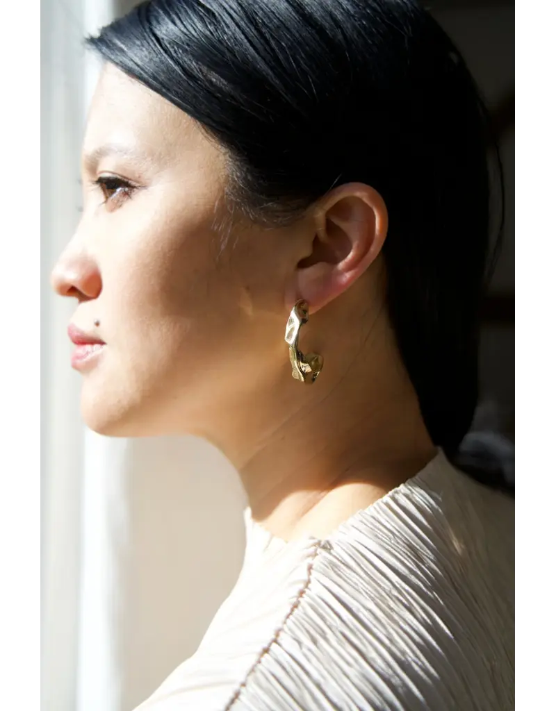 ODETTE FENDER HOOPS IN RECYCLED BRASS