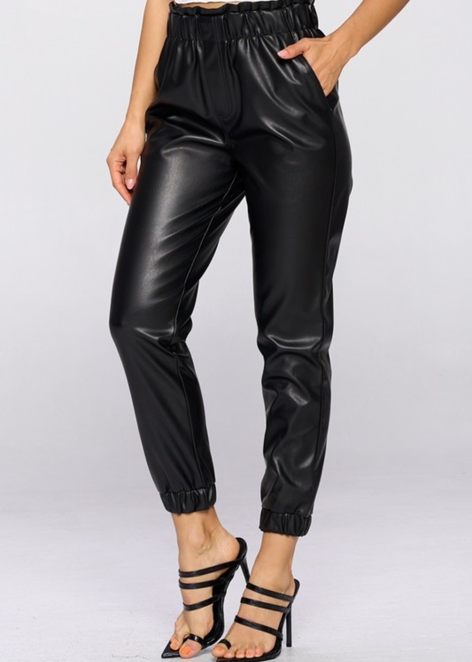 Paperbag leather jogger