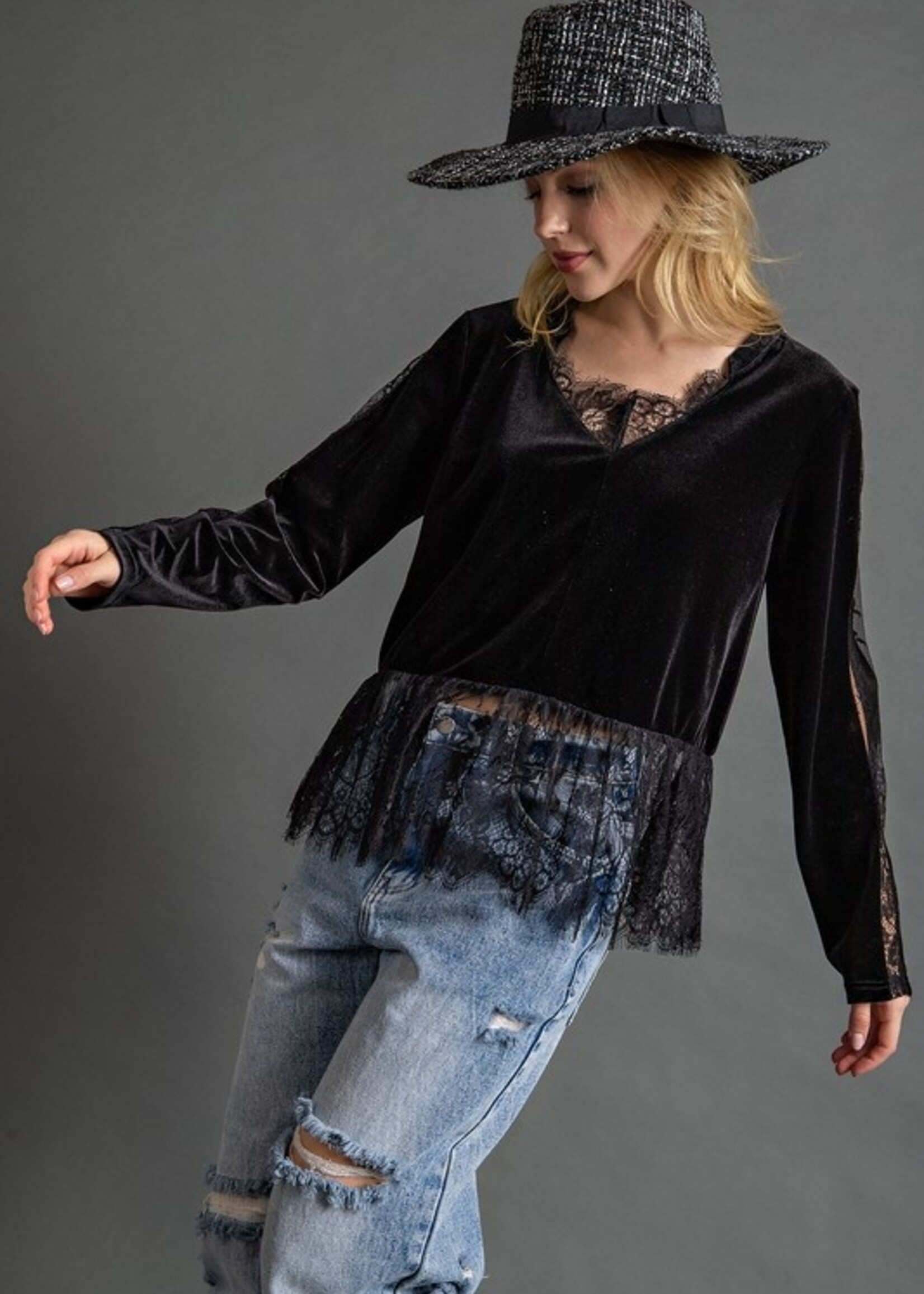 velvet lace top 21456 - Towne Boutique