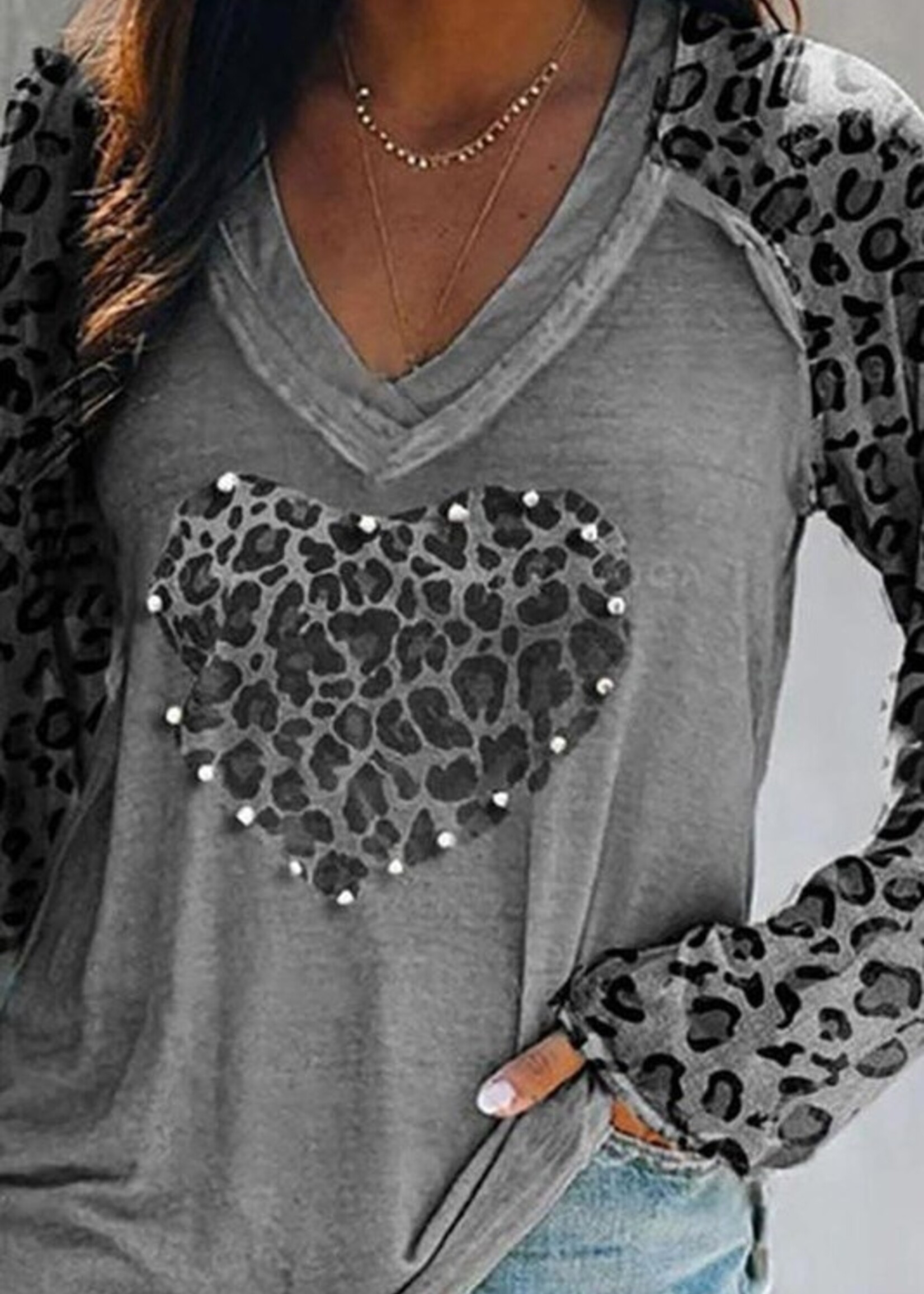 Studded leopard heart T +2 colors