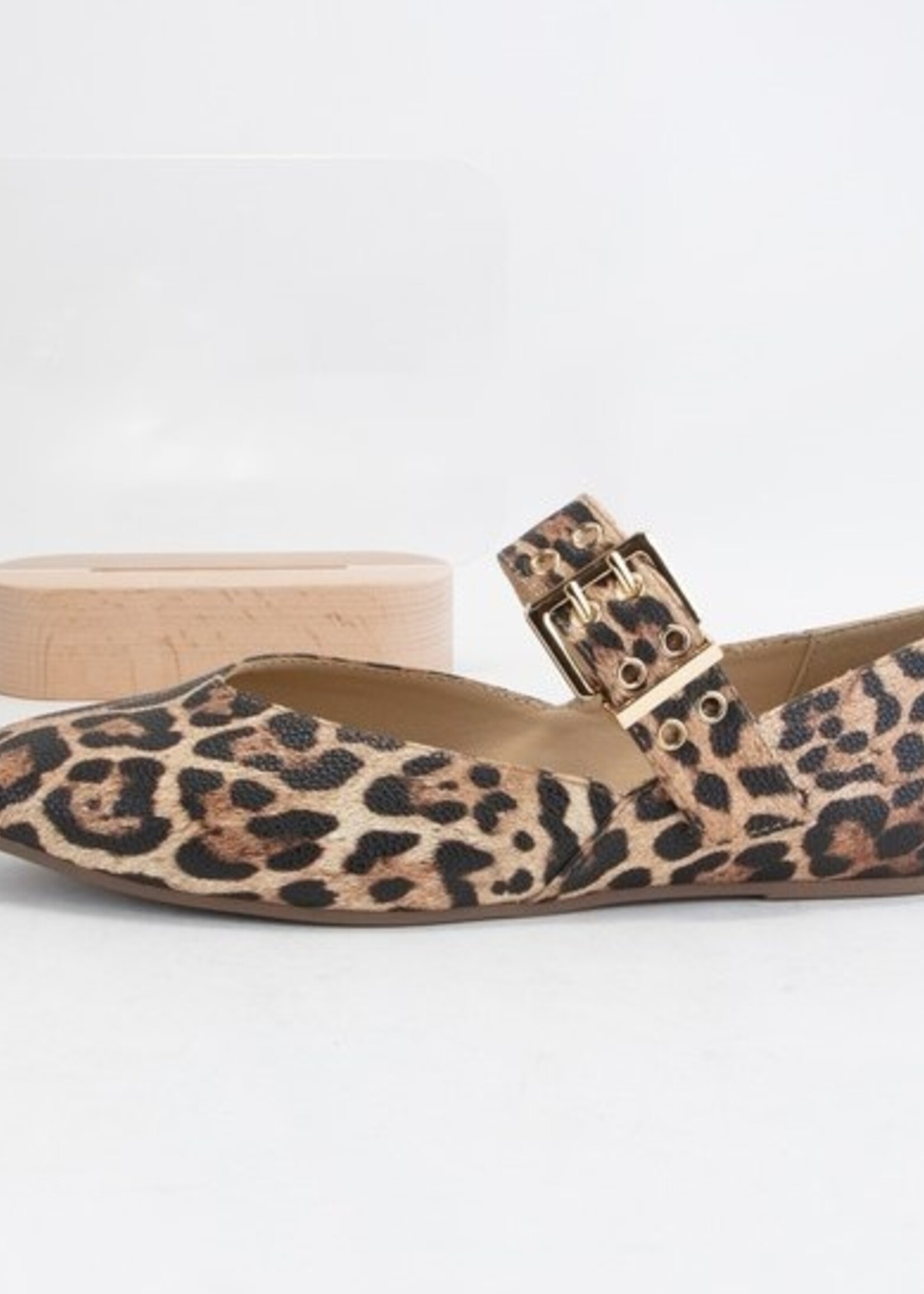 Leopard ballet flat