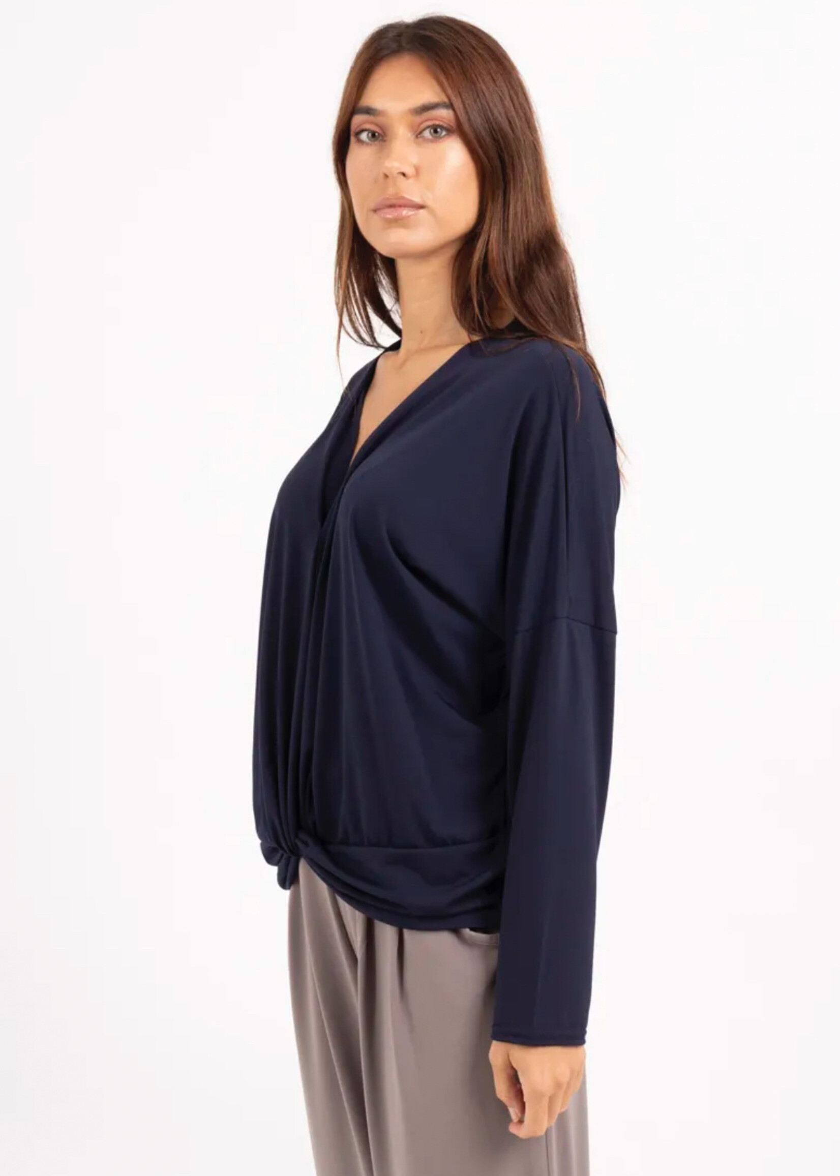 Solid tuck front +3 colors