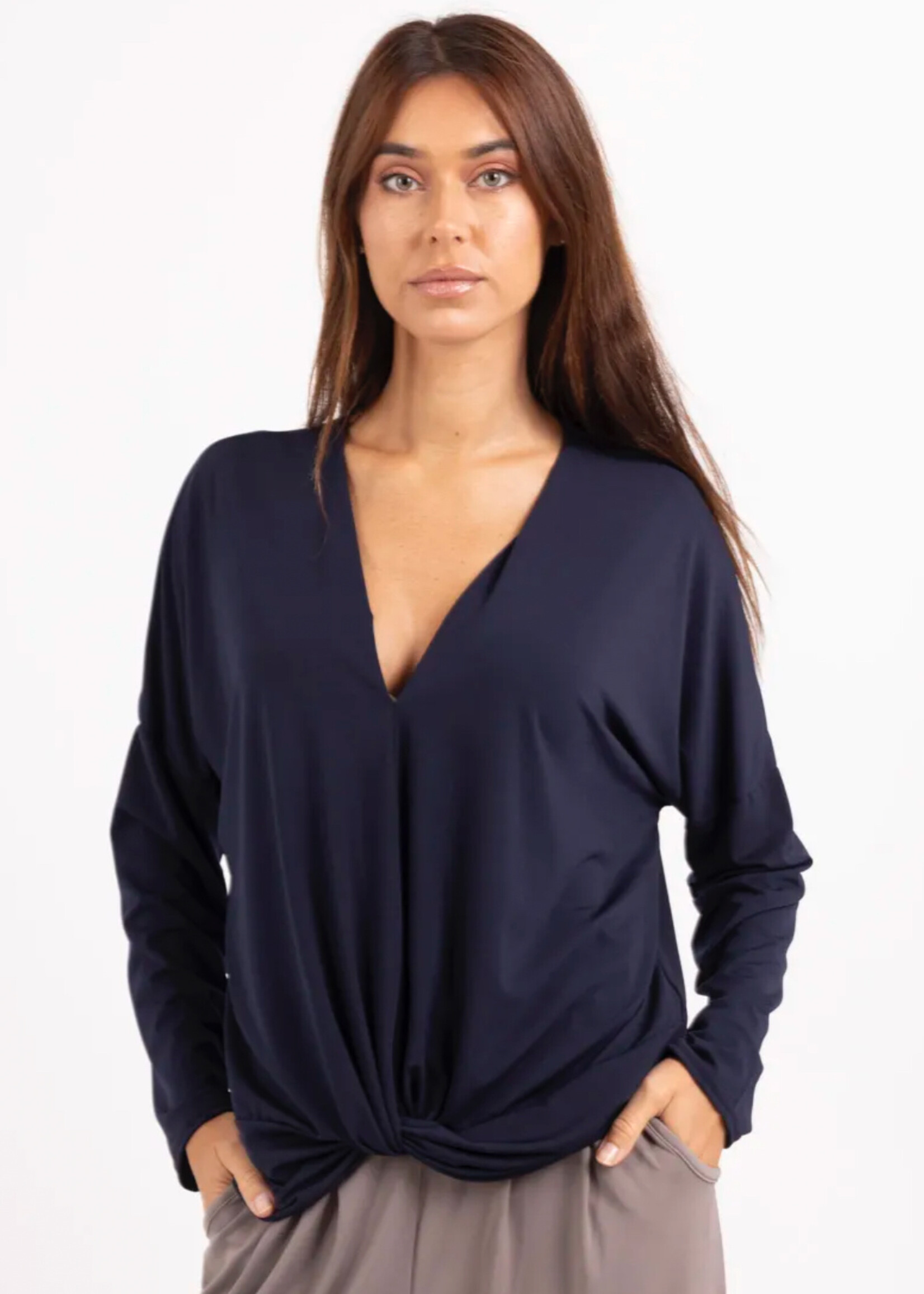 Solid tuck front +3 colors