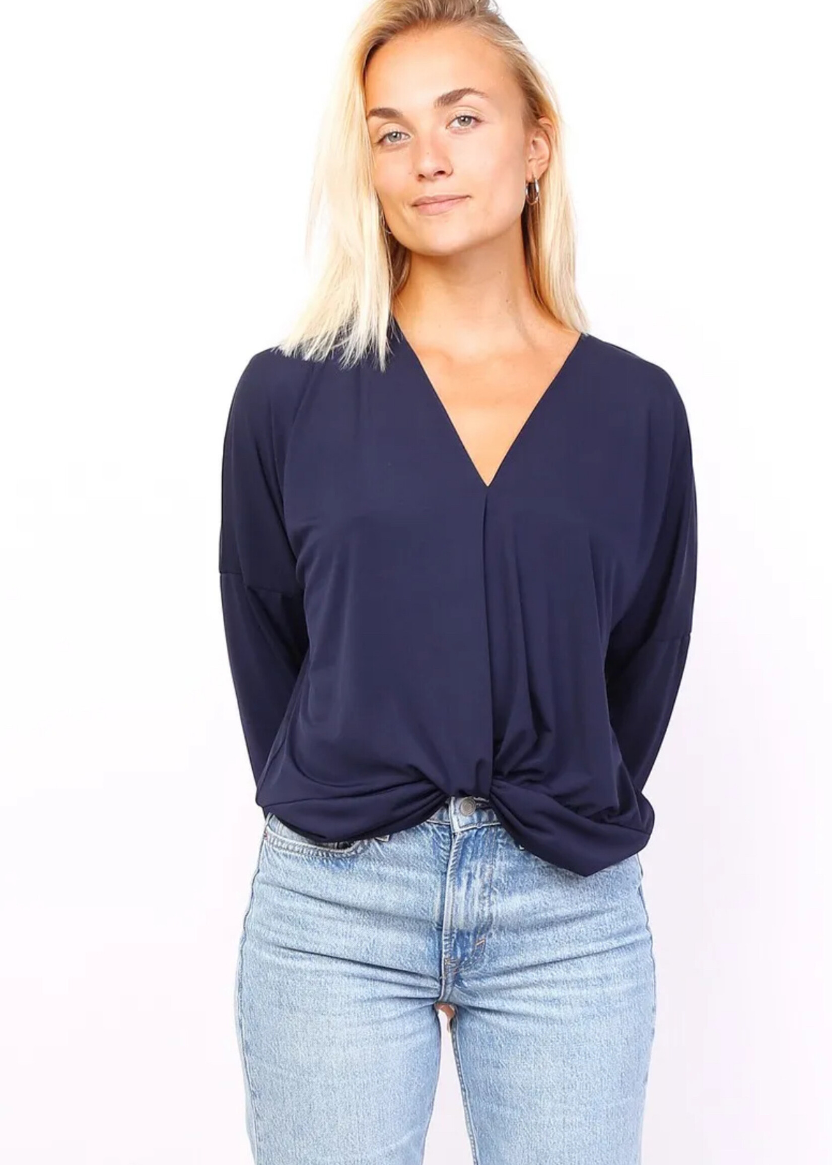 Solid tuck front +3 colors