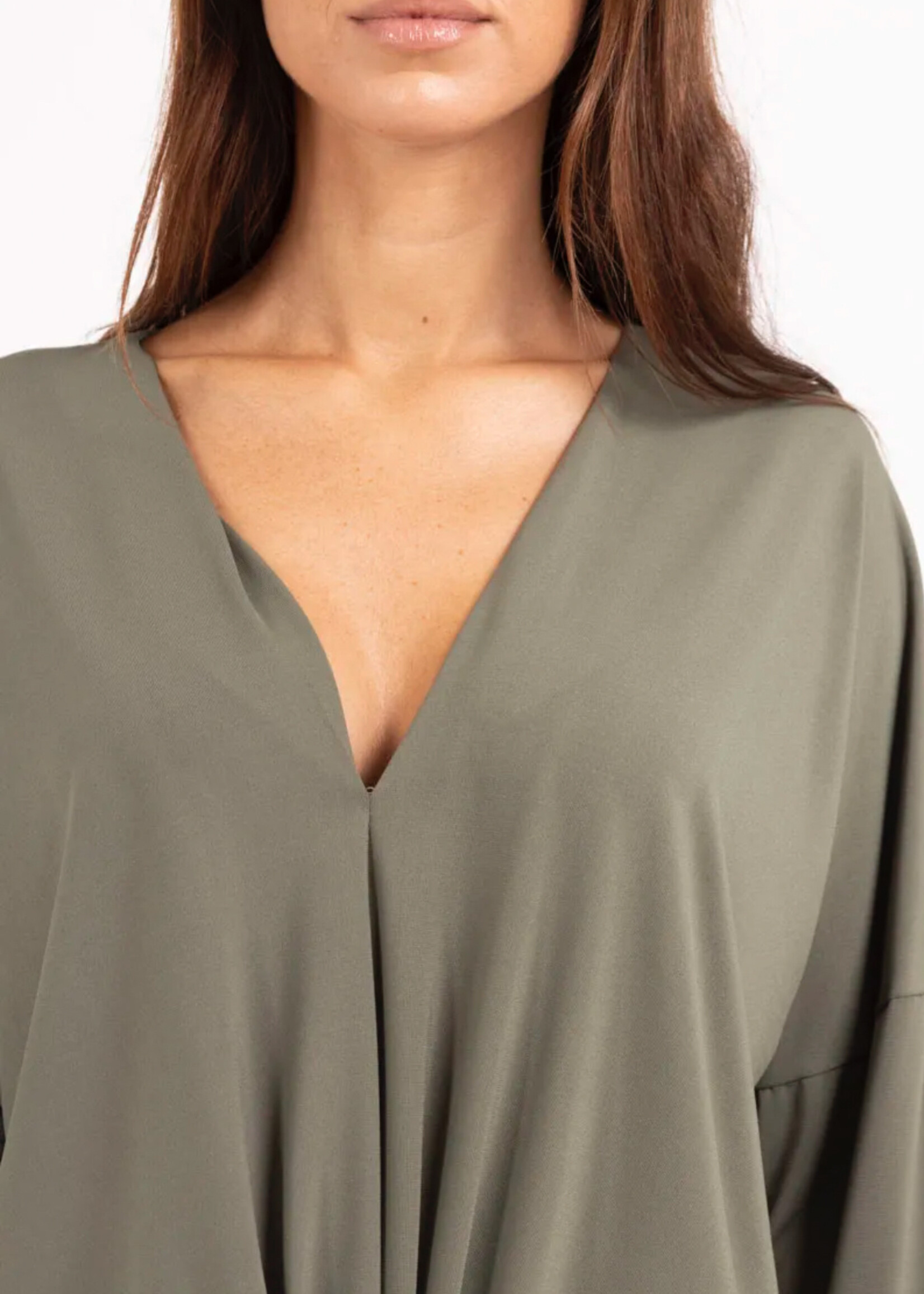 Solid tuck front +3 colors