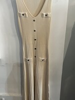 Button detail maxi