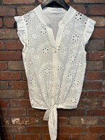 Eyelet tie front
