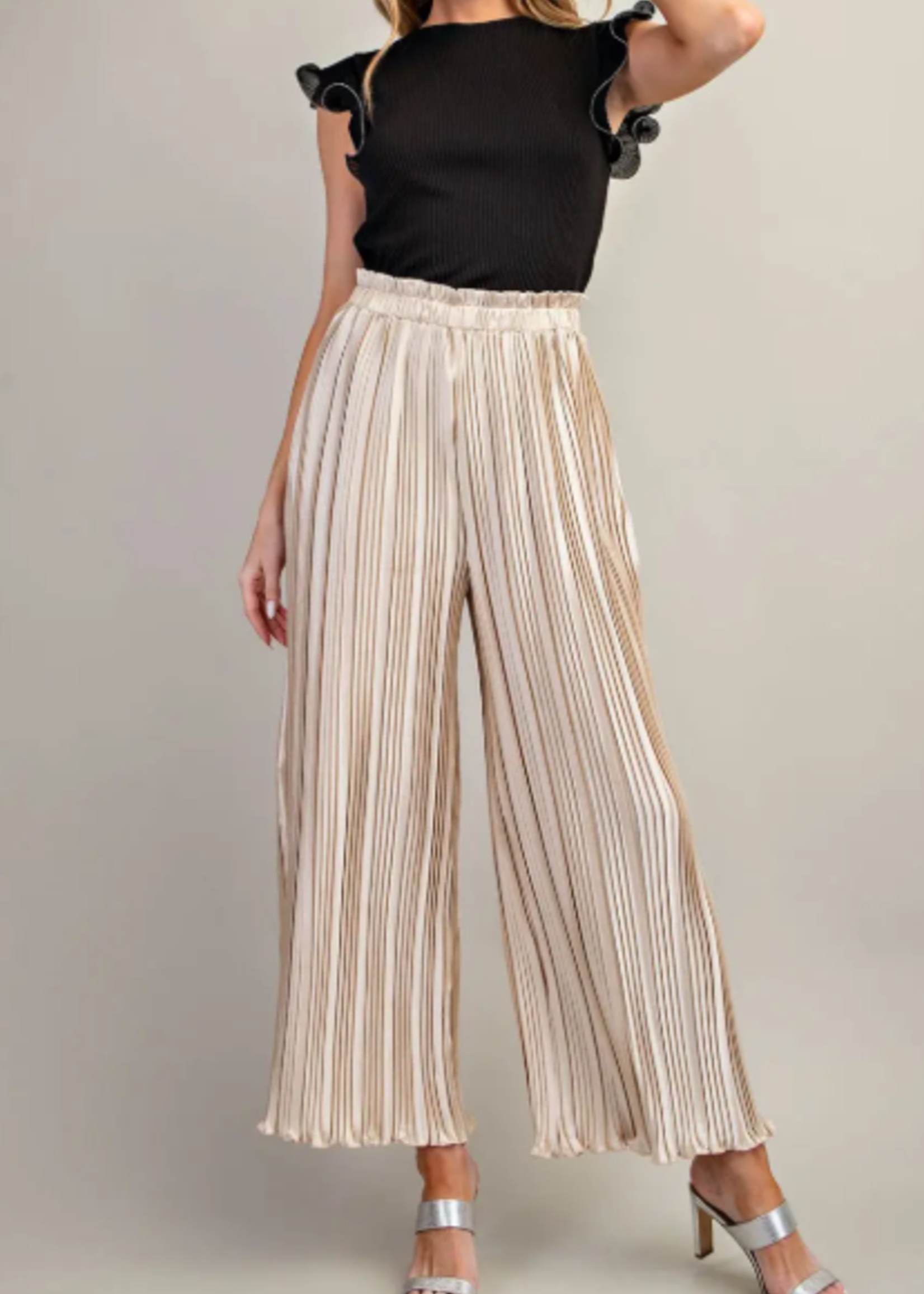 Pleated pants
