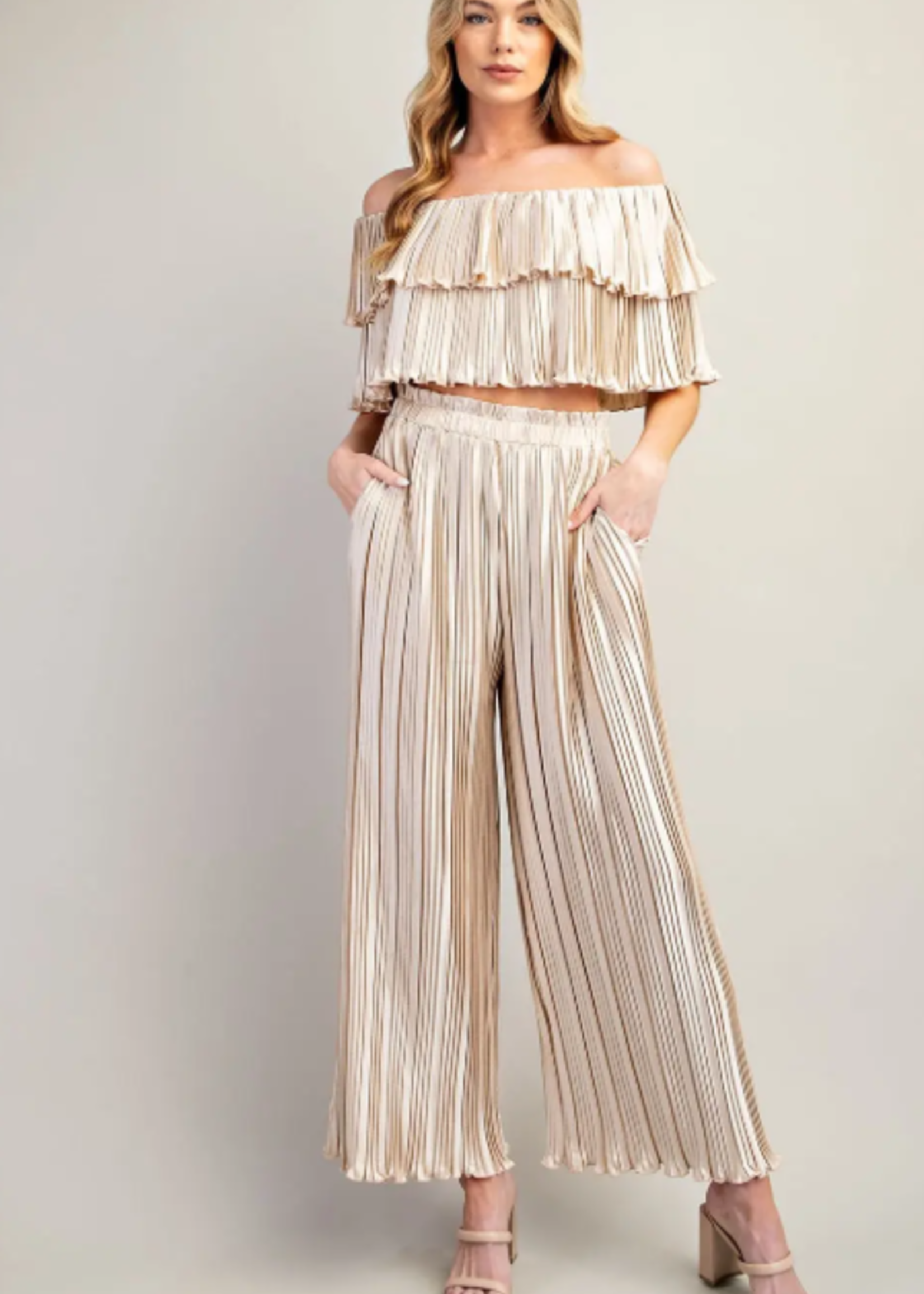 Pleated pants