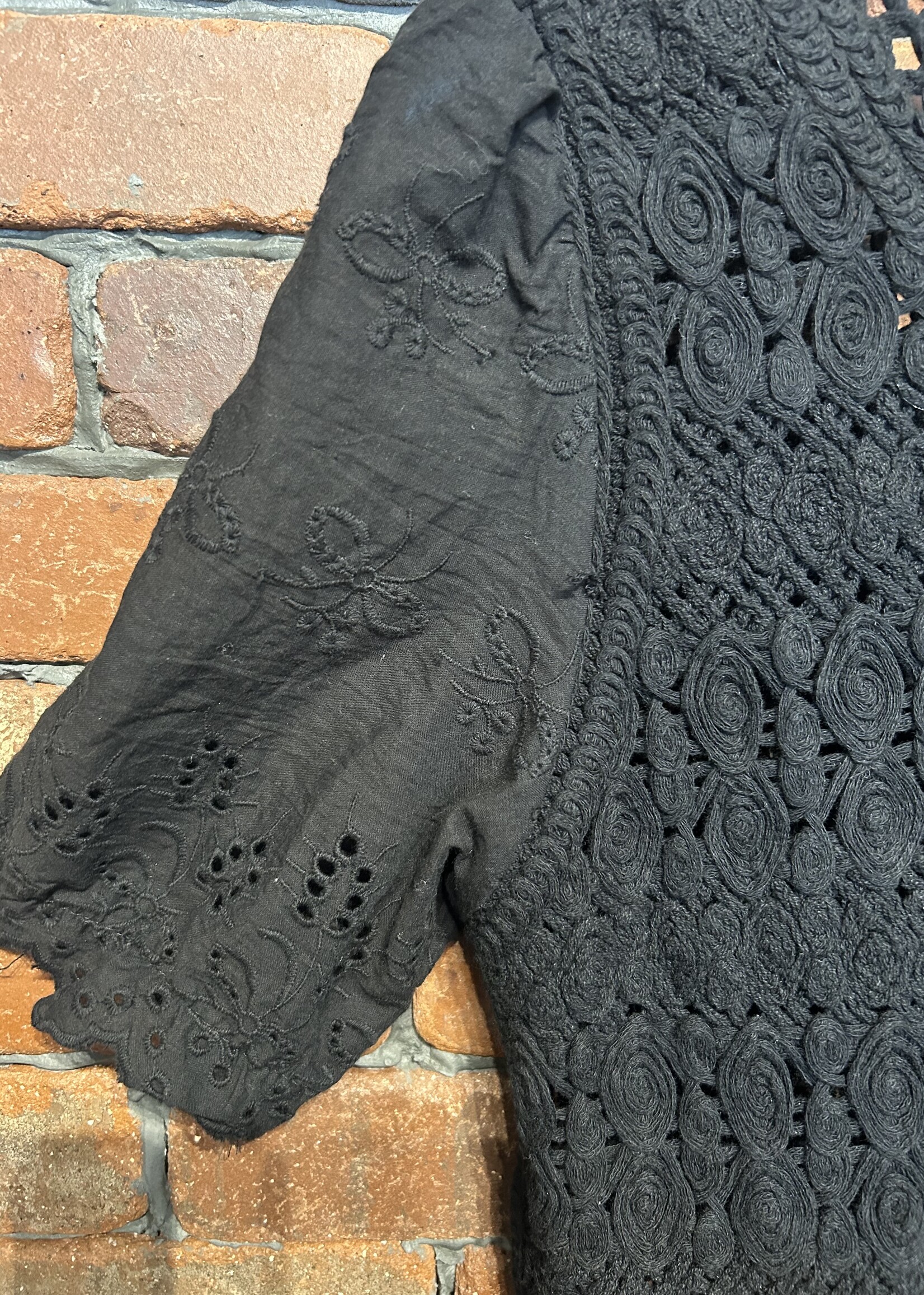 Eyelet sleeve crochet +2 colors