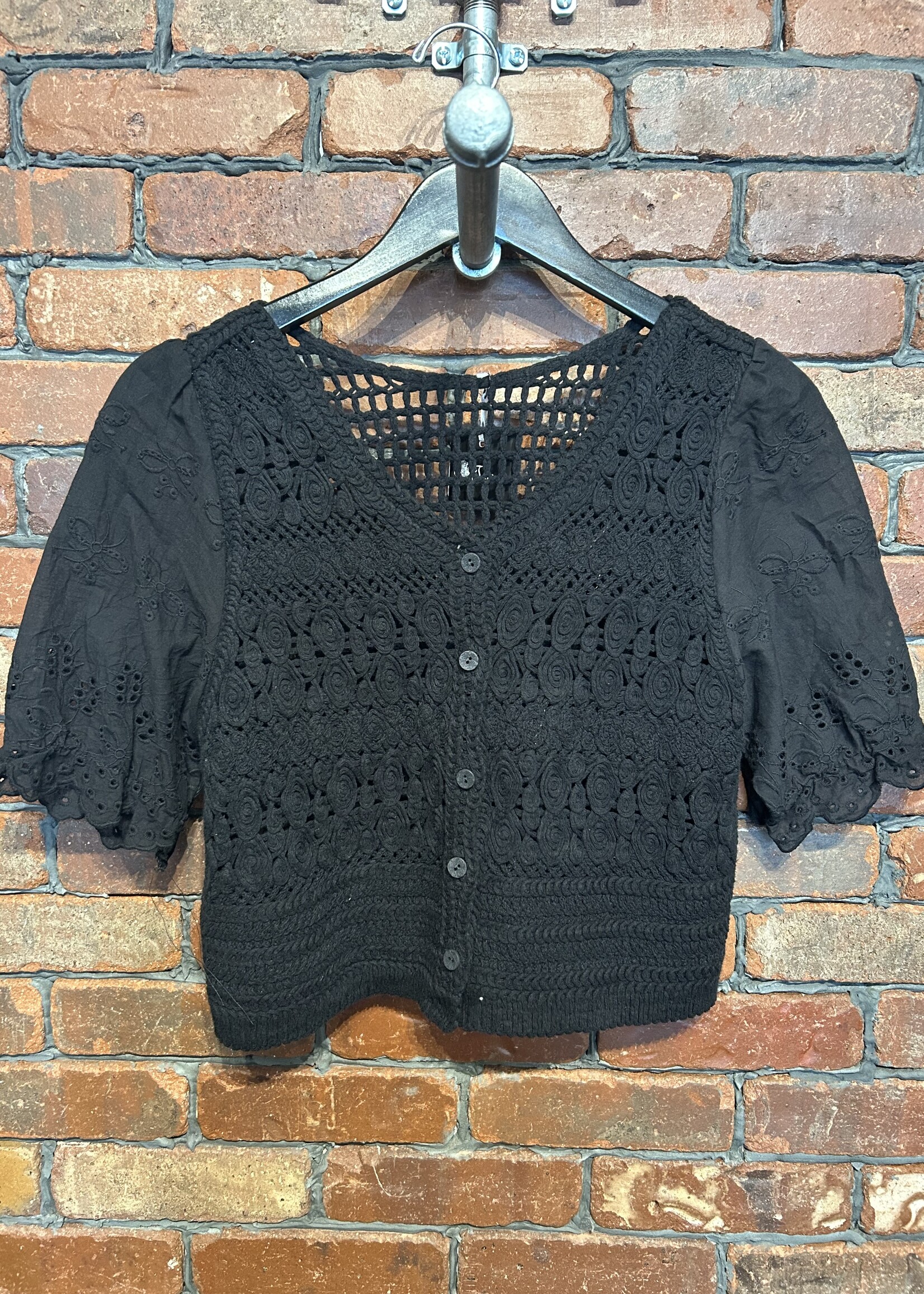 Eyelet sleeve crochet +2 colors