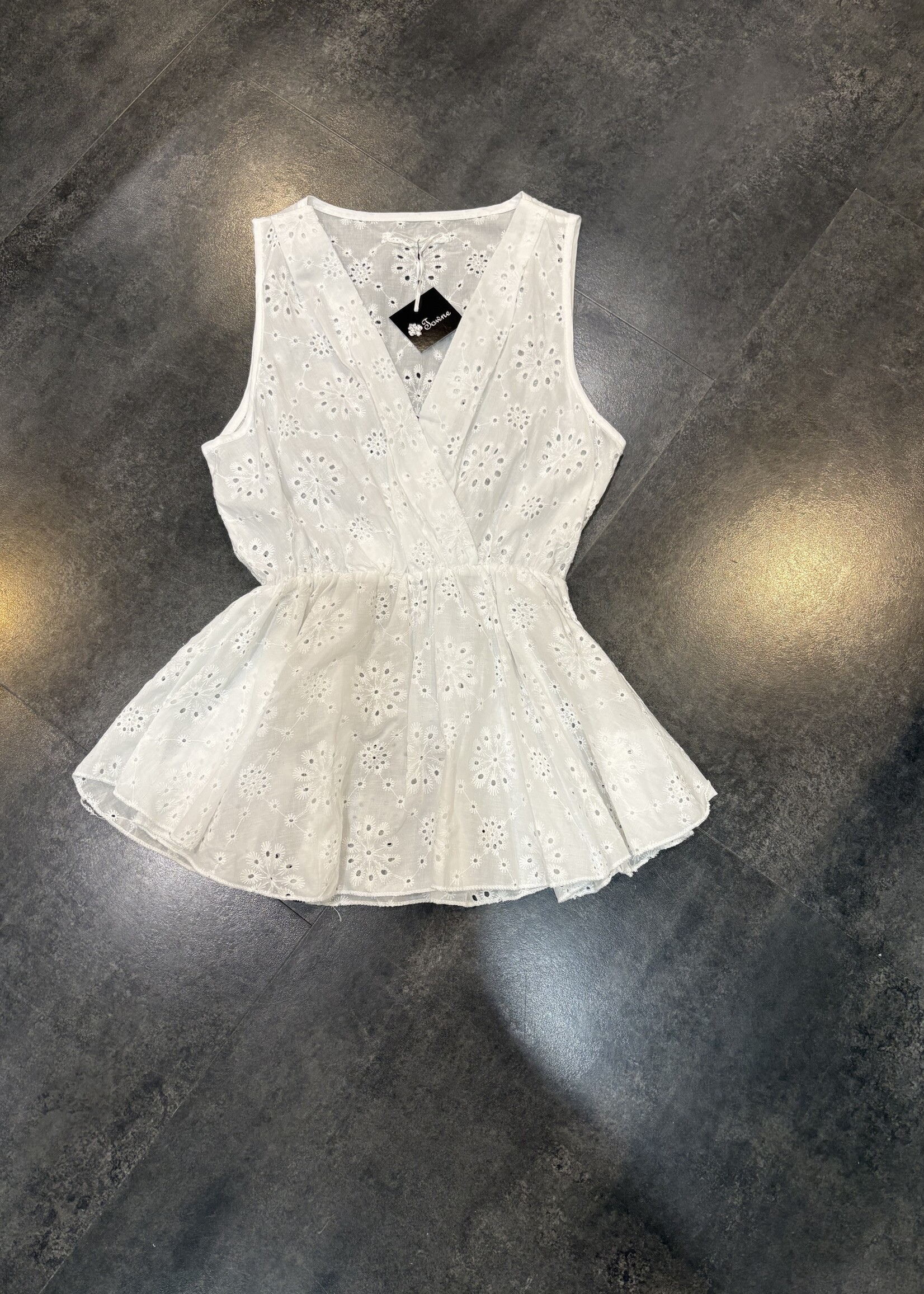 Cross front eyelet top