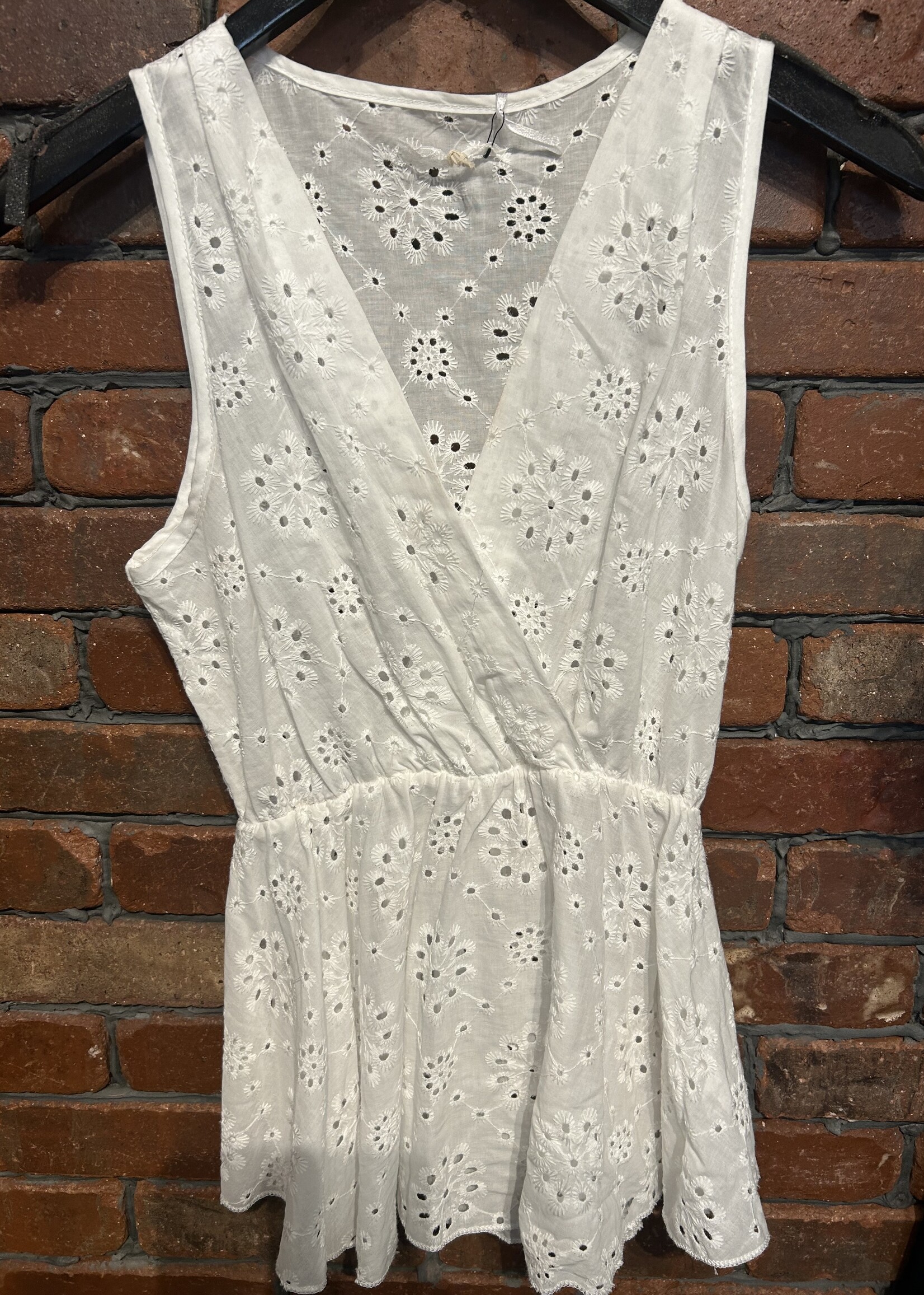 Cross front eyelet top