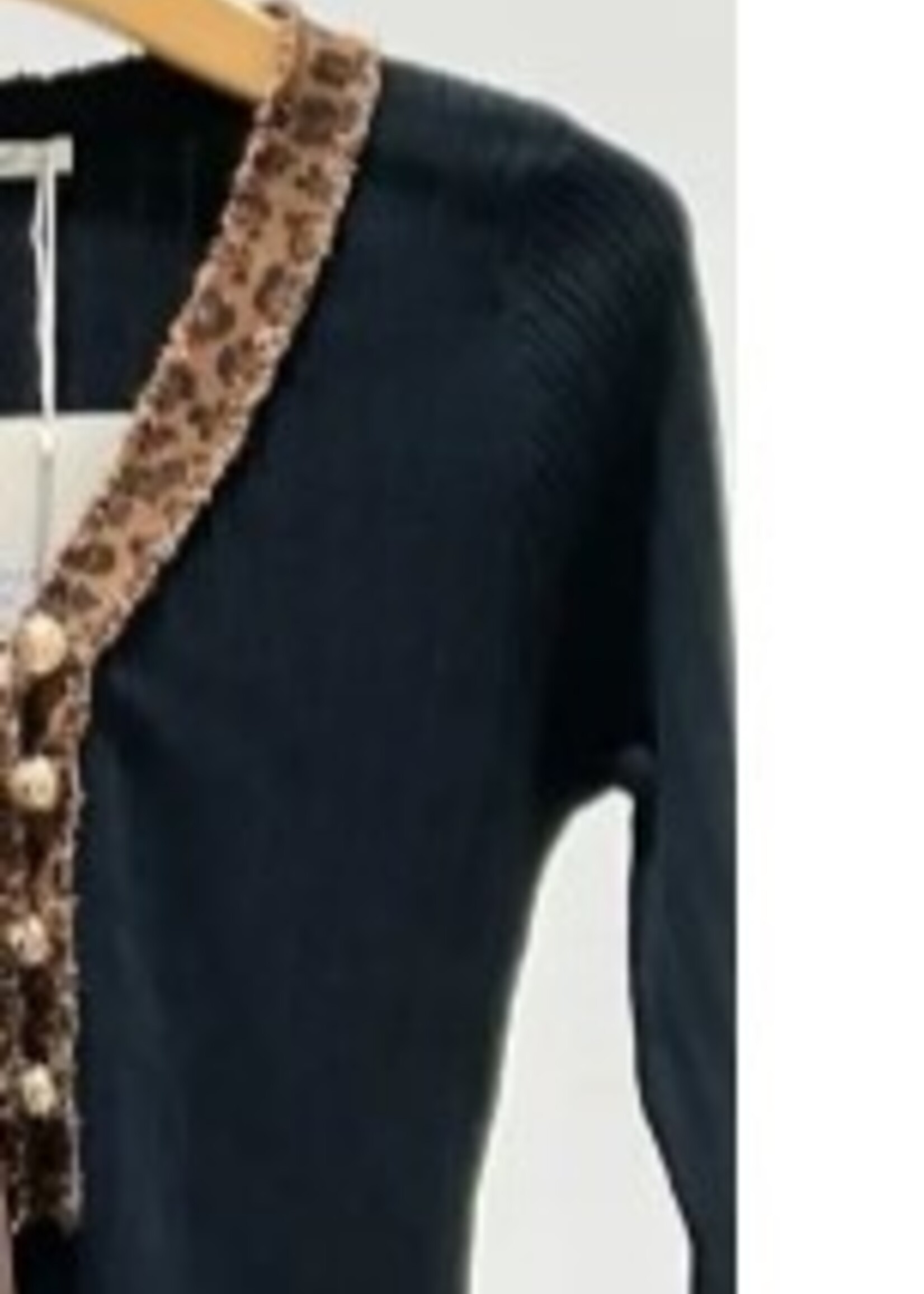Leopard trim top +3 colors