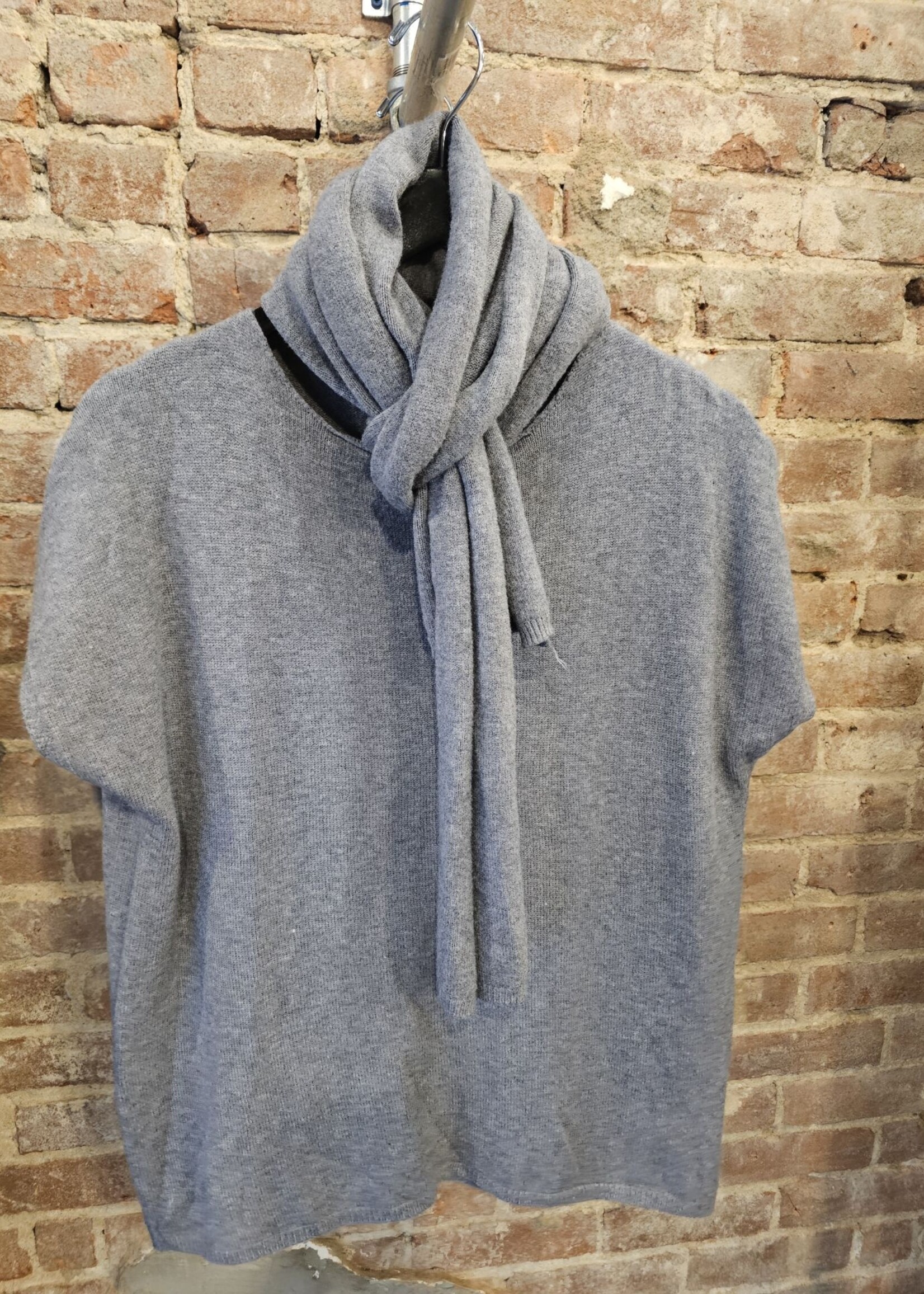 Sweater with scarf +3 colors
