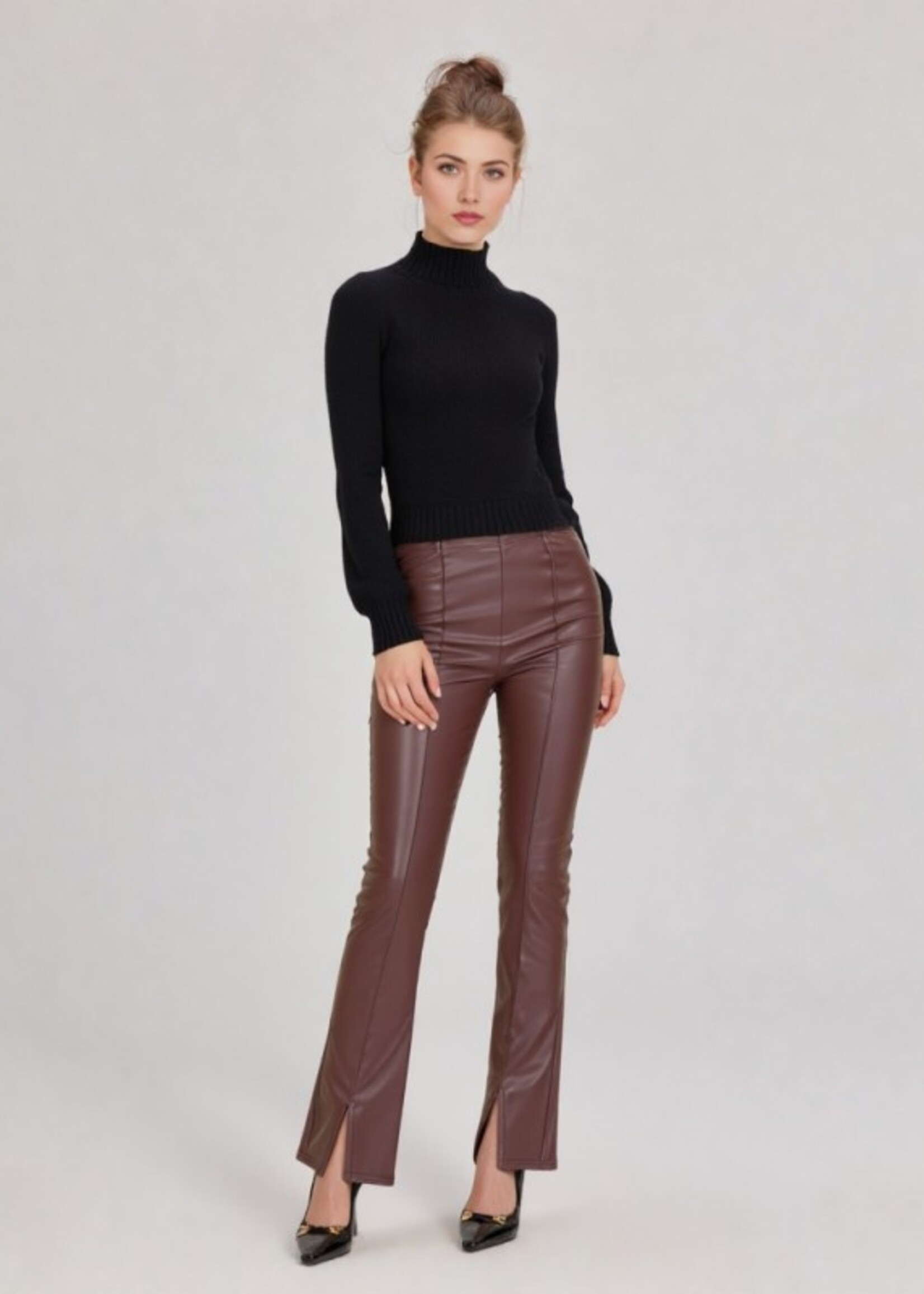 Leather pant with slit +2 colors