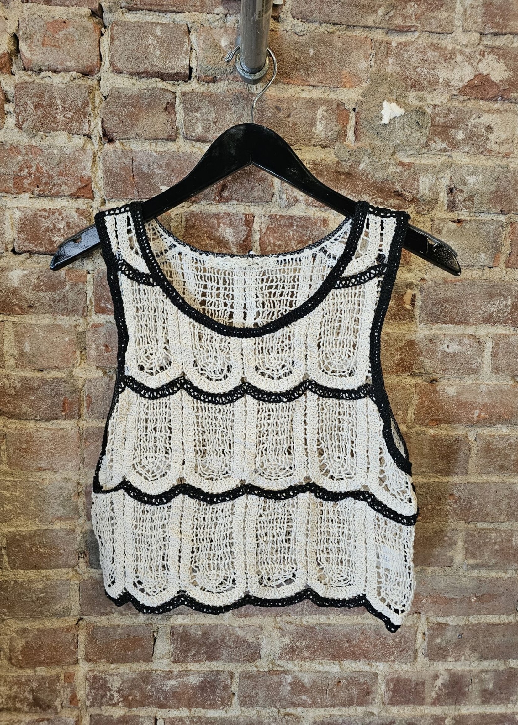 Two tone scalloped tank