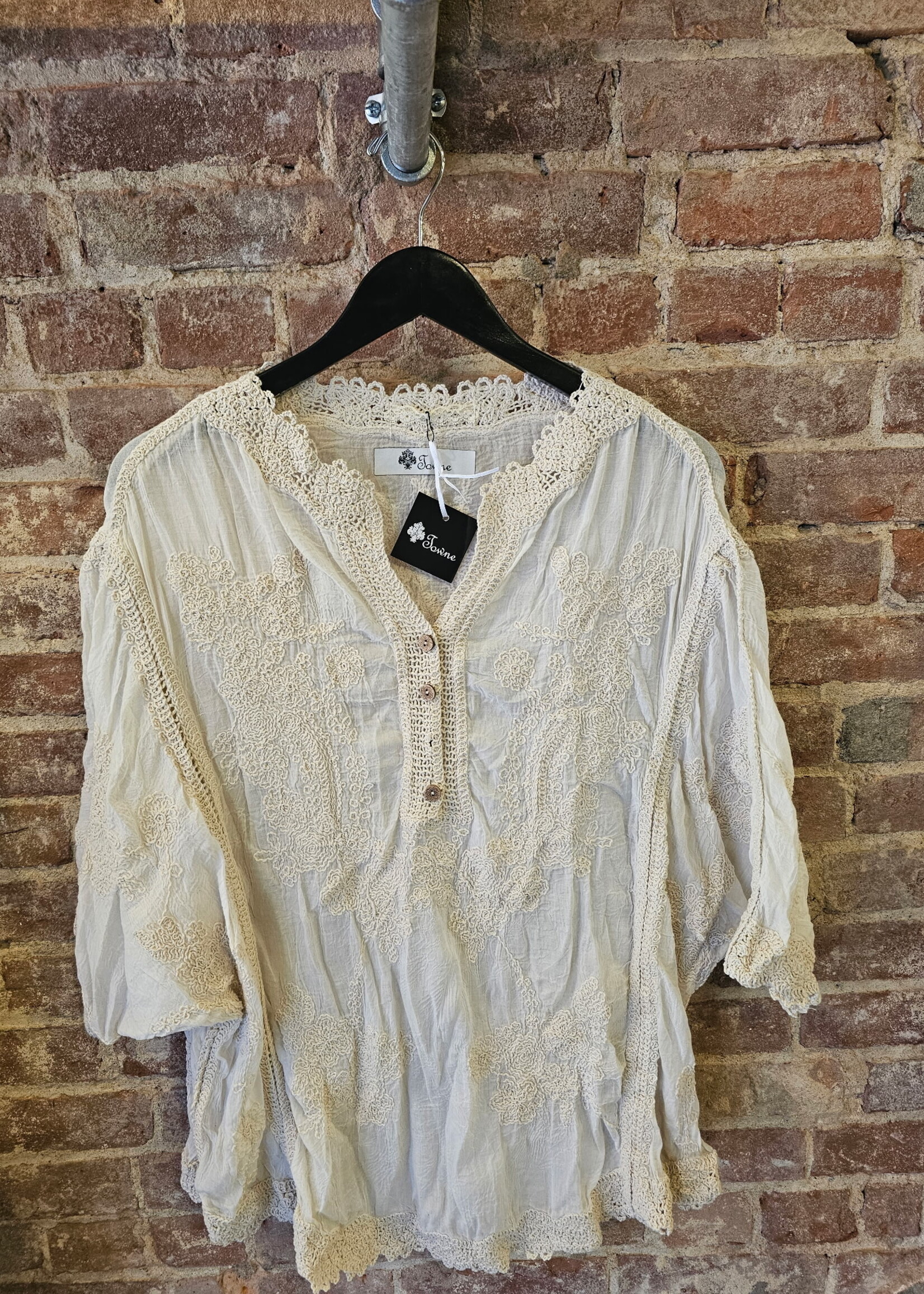 Sheer embroid top +2 colors