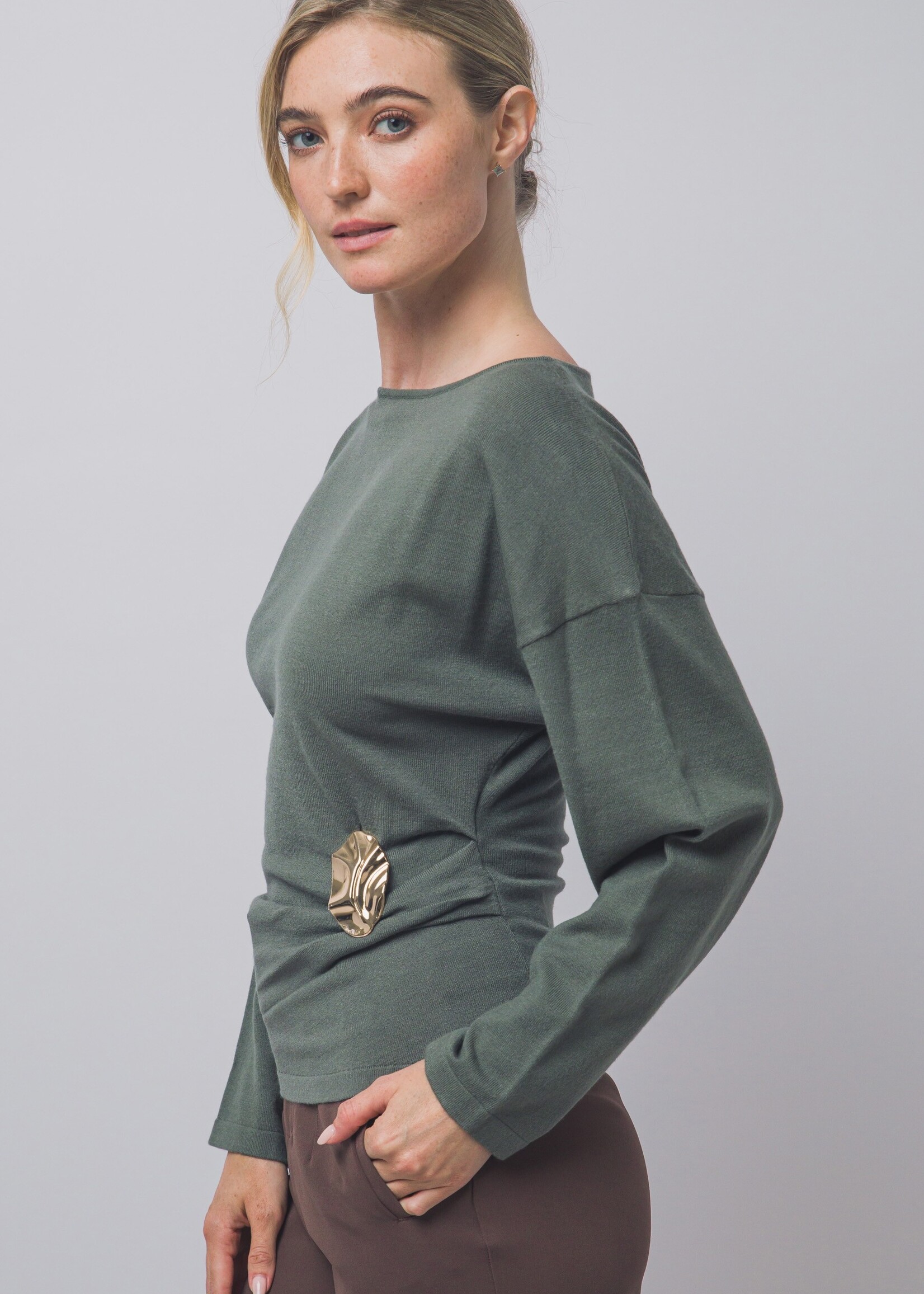 Ruched brooch top +3 colors