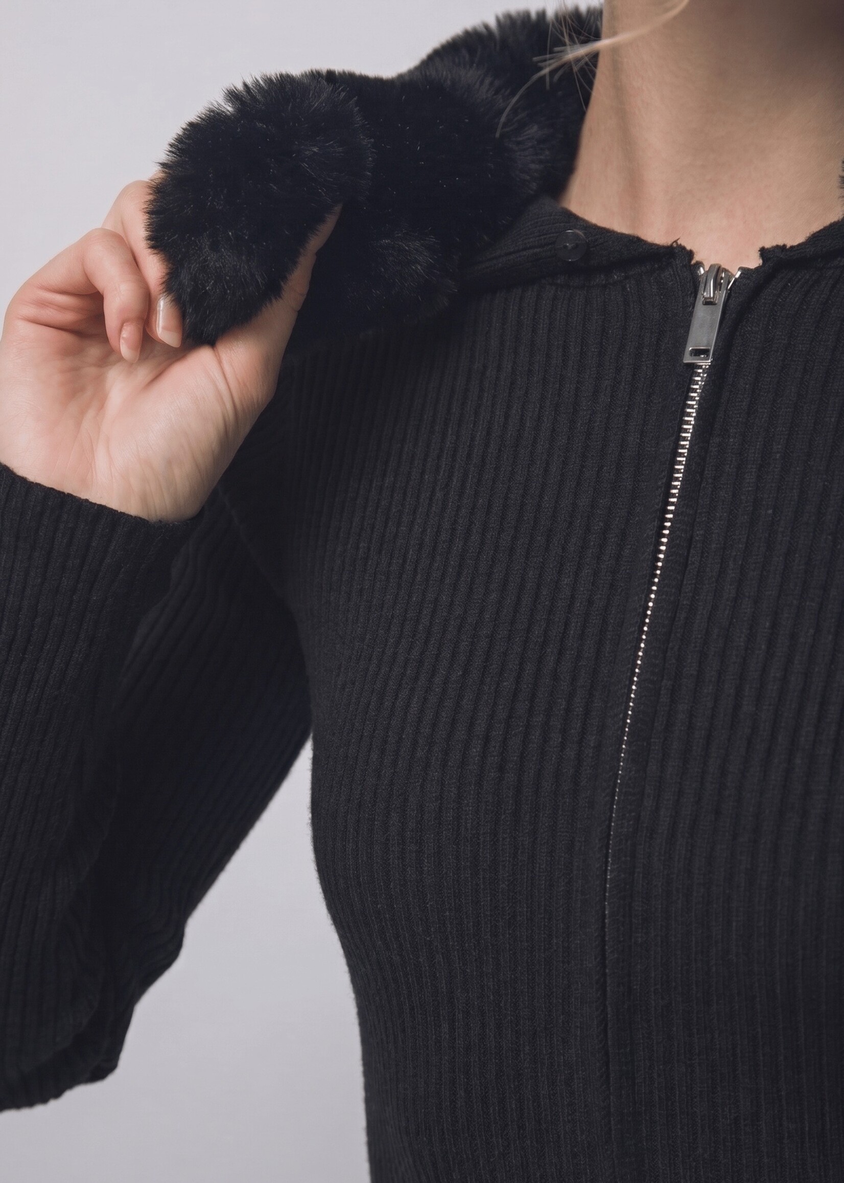 Fur trim zip sweater  +2 colors