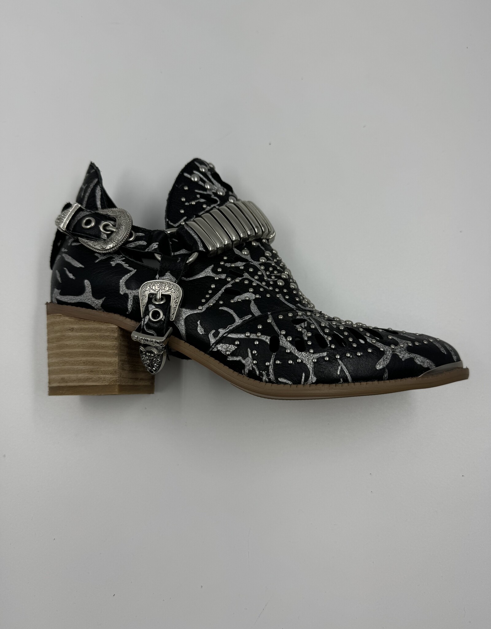 DJANGO ANDJULIETTE HASP