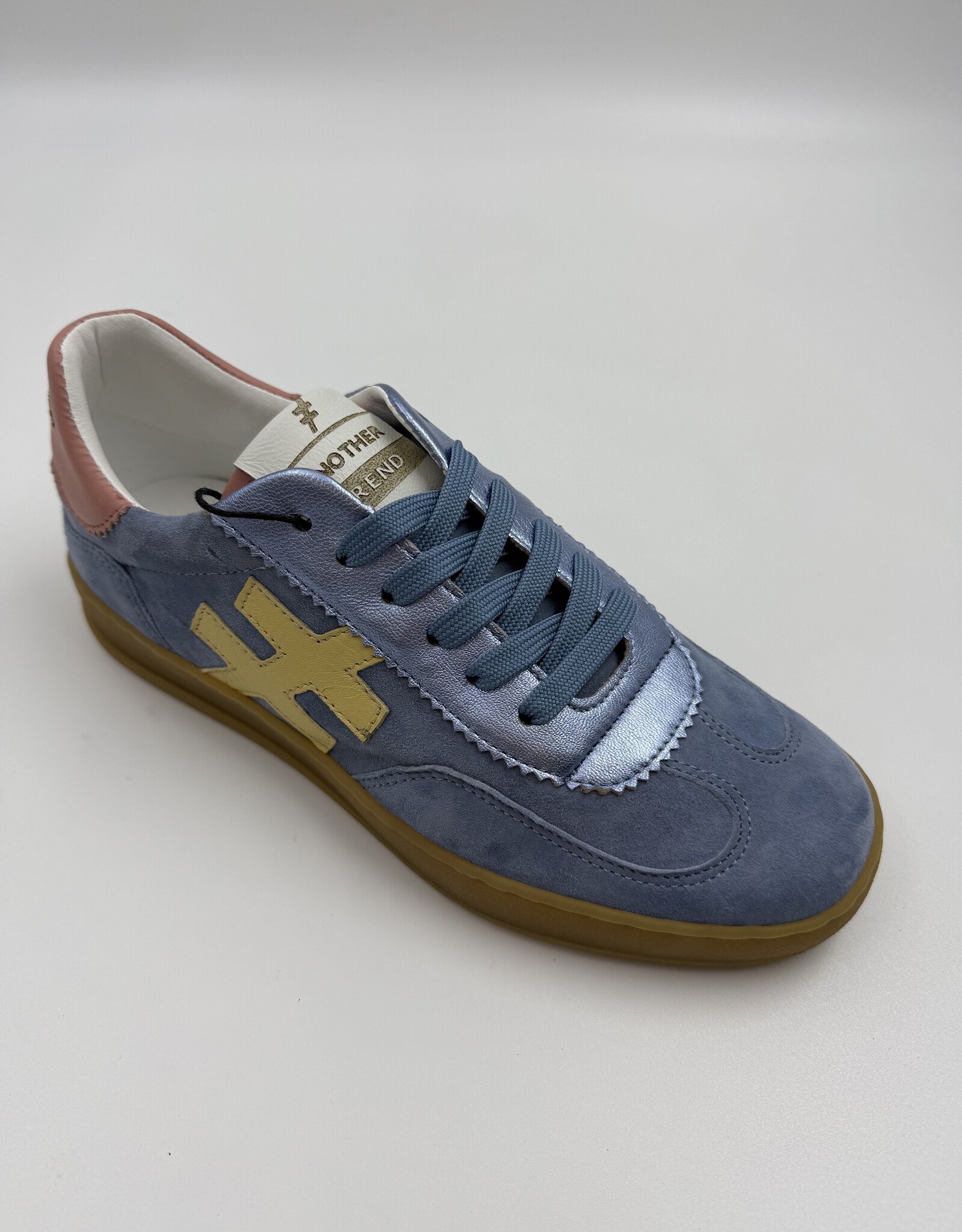 ANOTHER TREND ANOTHER TREND A032