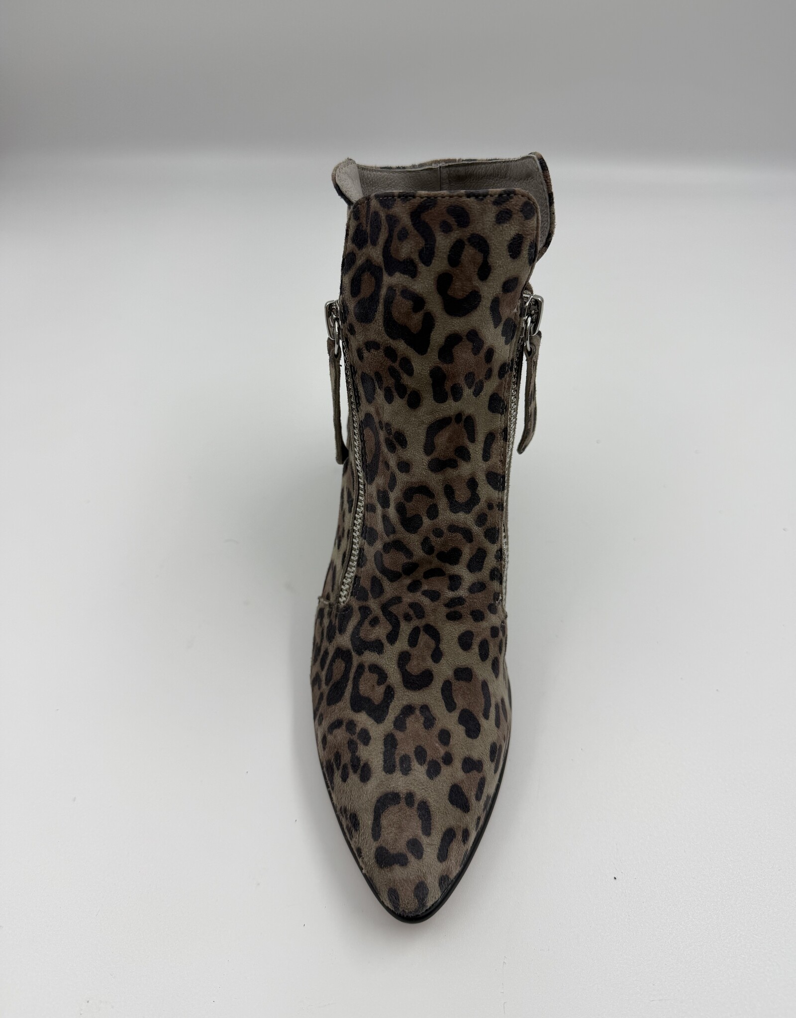 DJANGO ANDJULIETTE JAZZYA LEOPARD