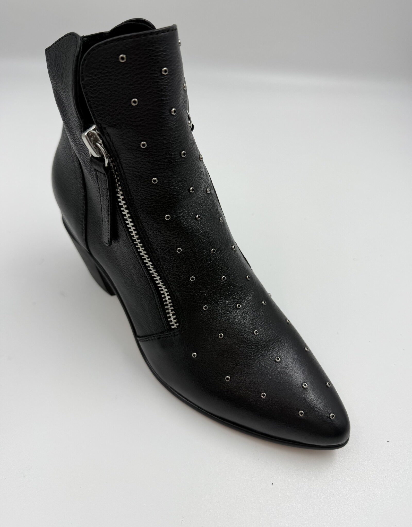 DJANGO ANDJULIETTE JAZZYA STUDS