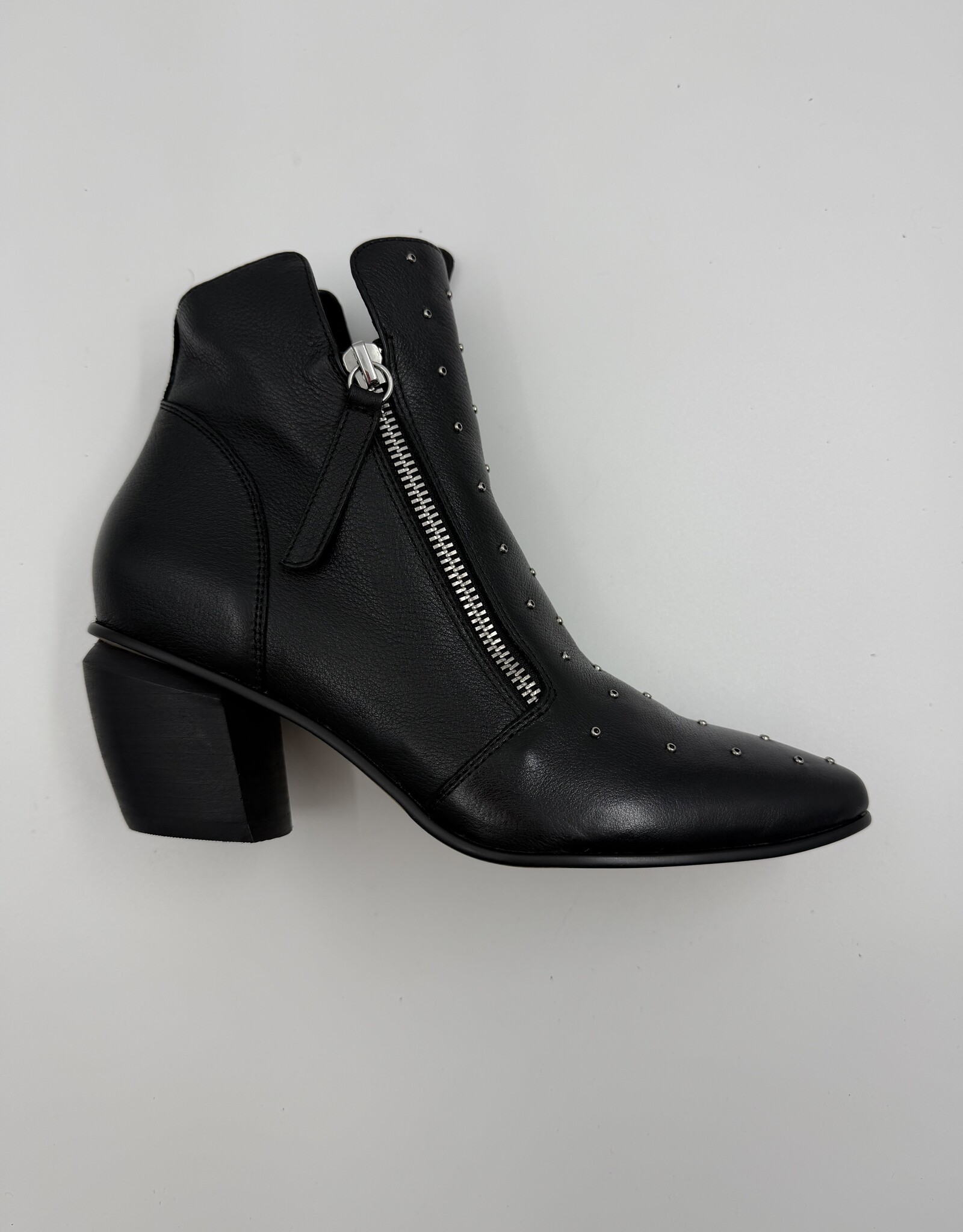 DJANGO ANDJULIETTE JAZZYA STUDS