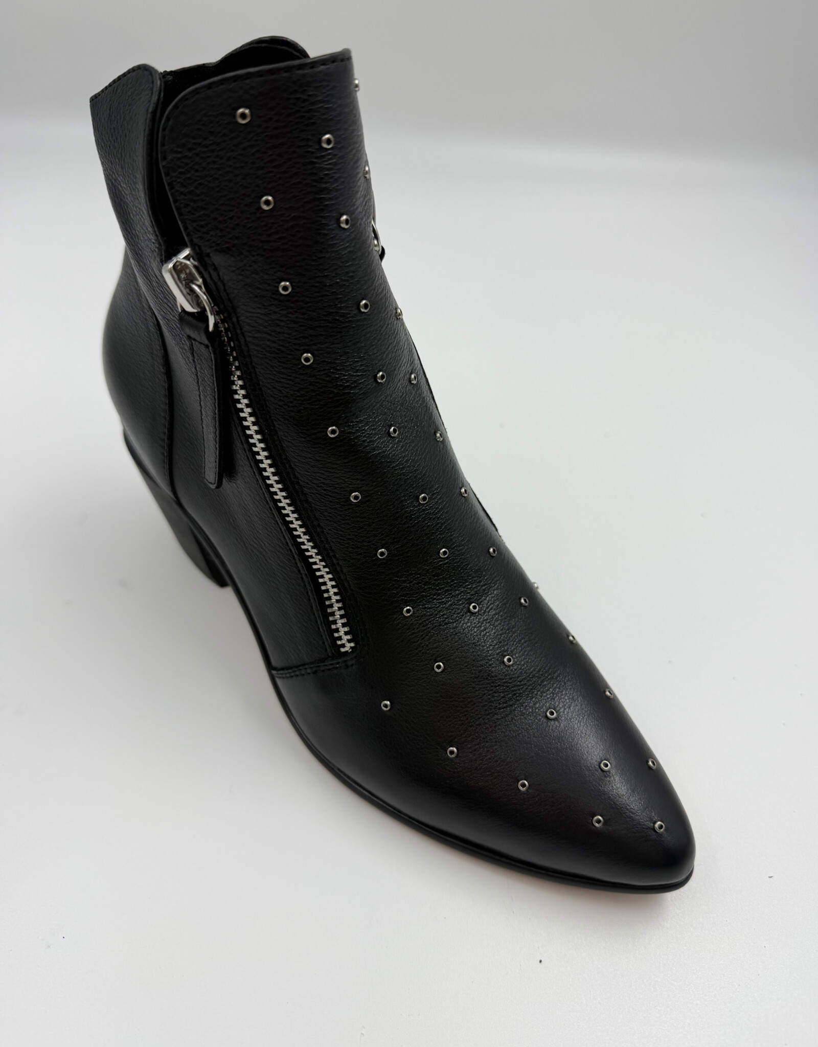 DJANGO ANDJULIETTE JAZZYA STUDS