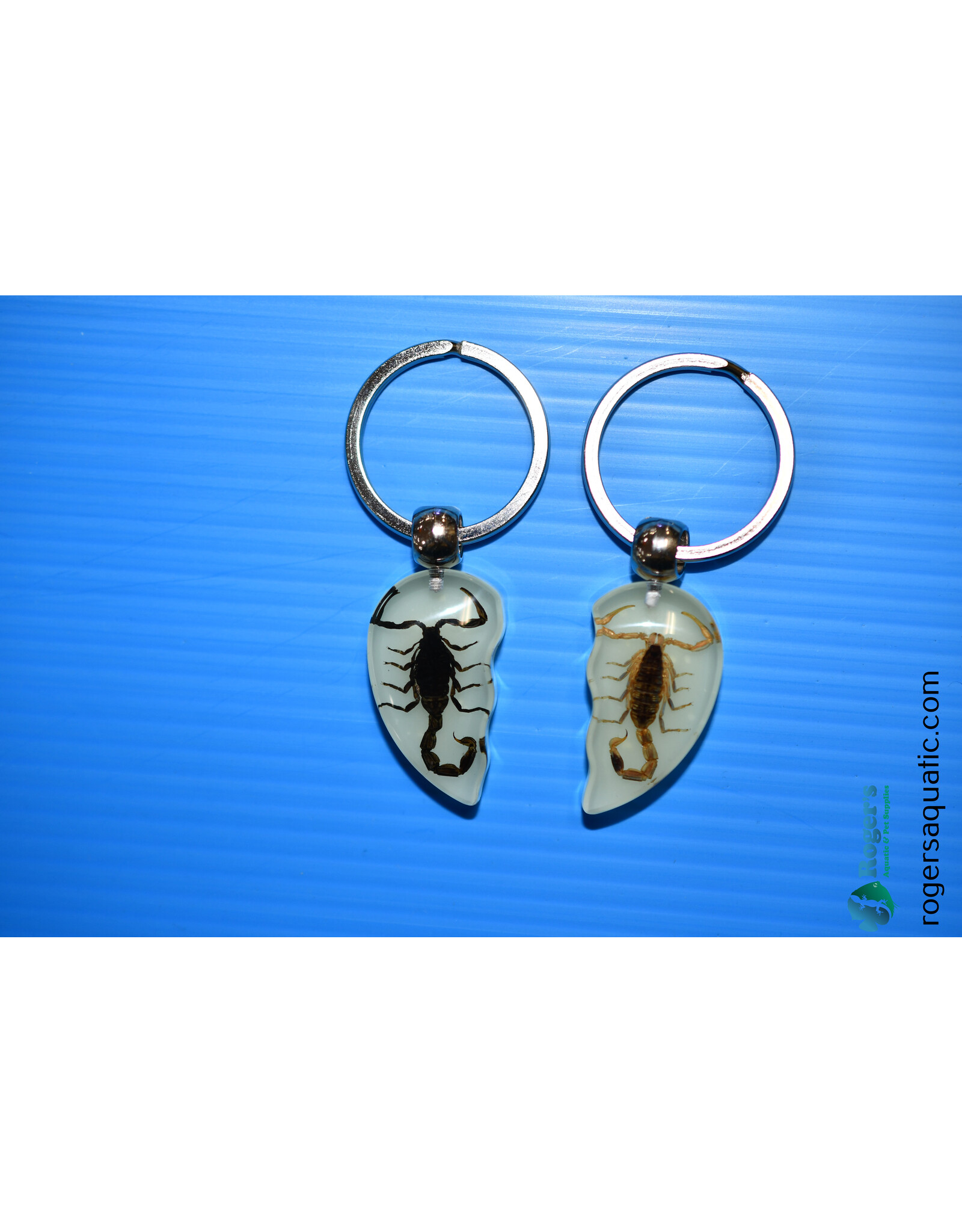Roger's Aquatics ROGER'S AQUATIC Keychain Scorpion Heart (2 piece)