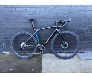 Madone SL 6 Gen 8 Dark Star Custom Build, size Medium only.!