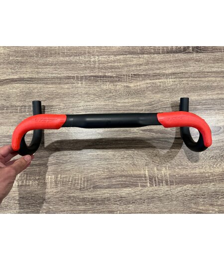 Bontrager *BLEM* Pro IsoCore VR-SF OE Carbon Handlebar 40cm at Hoods (42cm at Drops) Satin Black