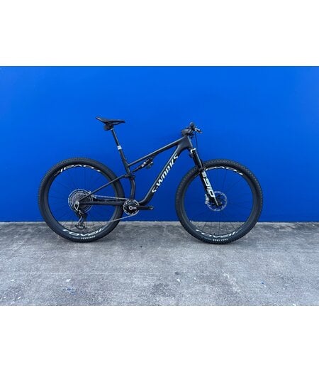 Specialized *USED* S-Works Epic 8 Satin Carbon / Metallic White Silver, size Medium only.!