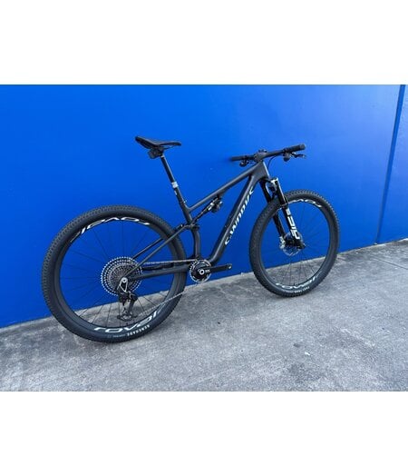 Specialized *USED* S-Works Epic 8 Satin Carbon / Metallic White Silver, size Medium only.!