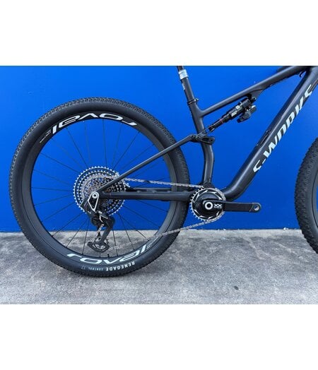 Specialized *USED* S-Works Epic 8 Satin Carbon / Metallic White Silver, size Medium only.!