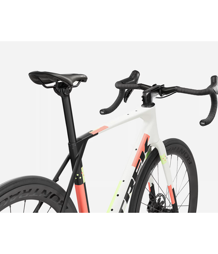 Trek Domane SL 7 AXS 1x Matte Era White/Deep Smoke