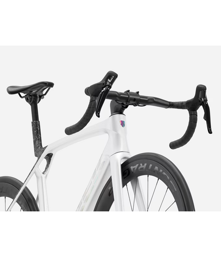 Trek Madone SL 7 Gen 8 Gloss Crystal White/Matte Deep Smoke