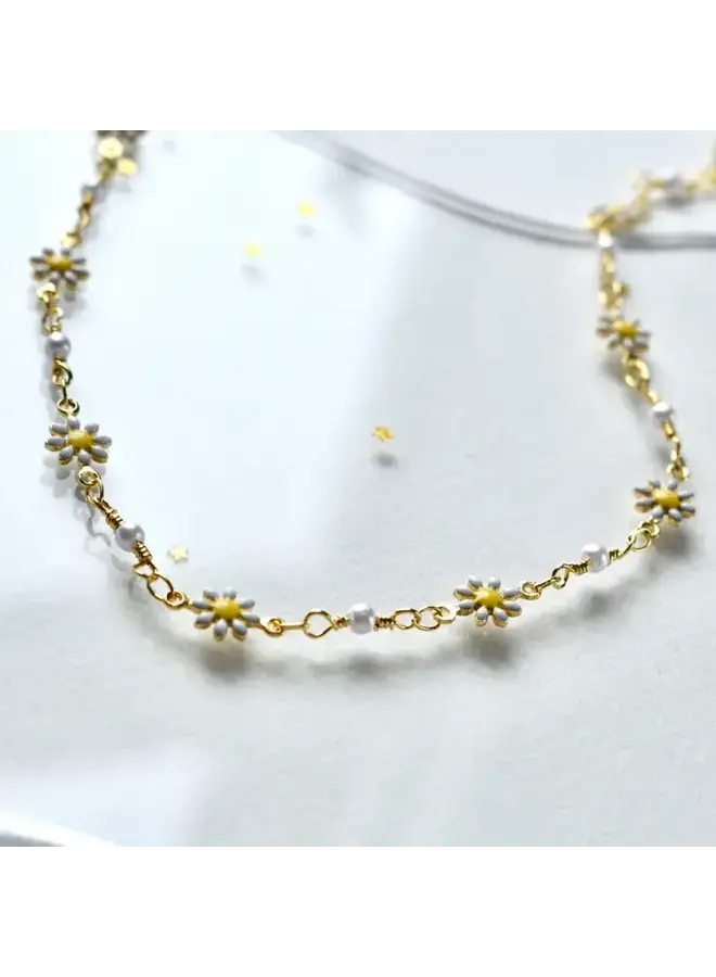 White Daisy Flower Pearl Chain Necklace