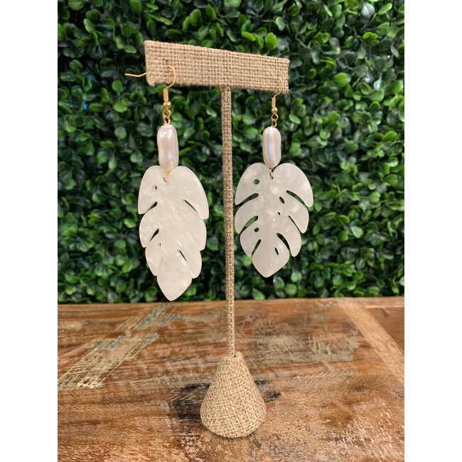 Hanging Palm Earring w/Pearl