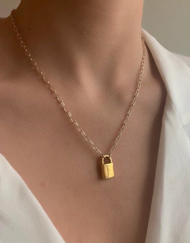 Lola Love Lock Initial Pendant Necklace - Gold | Garmentory