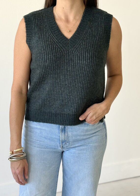 Peyton Sweater Vest Forest