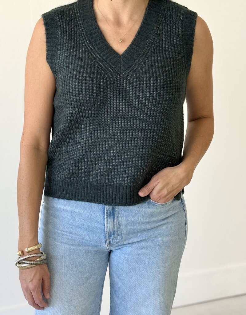 Peyton Sweater Vest Forest