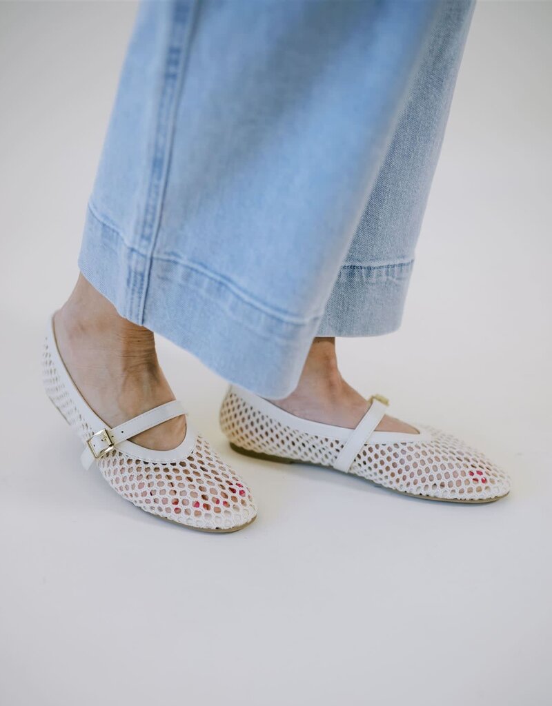Coconuts by Matisse Nolita Ballet Flat Ivory
