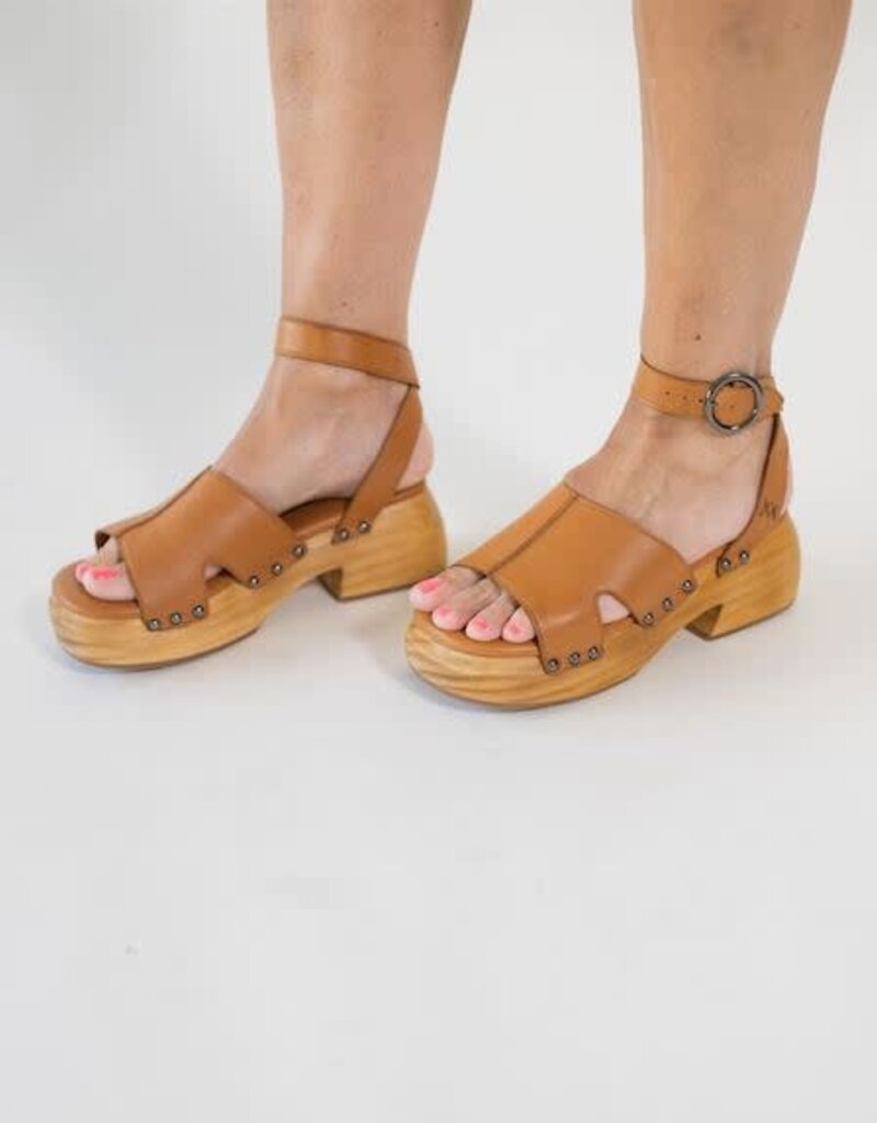 Free People Carson Clog Luggage Leather