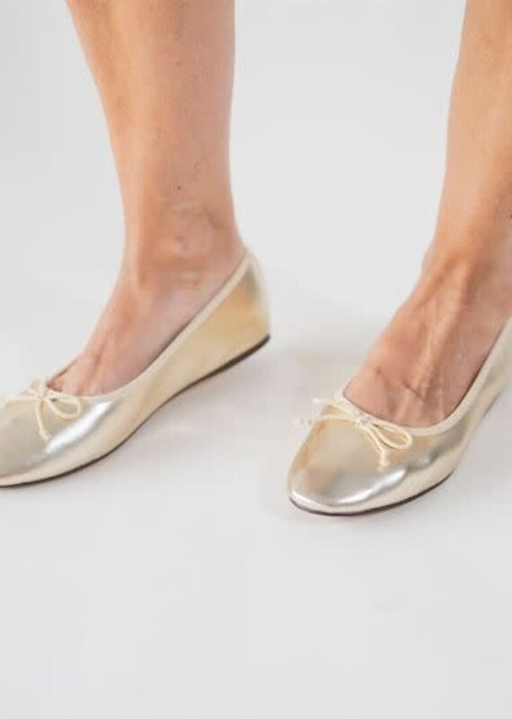 Chinese Laundry Audrey Metallic Ballet Flat Gold