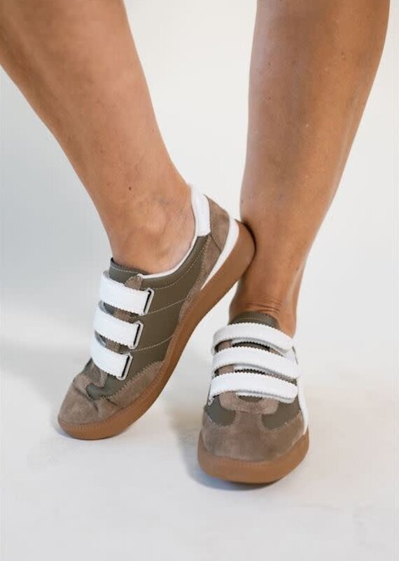 Coconuts by Matisse Lizzie Sneaker Brown Multi